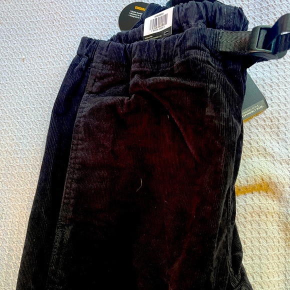 Levi’s Men’s corduroy pull on pants - Picture 2 of 5